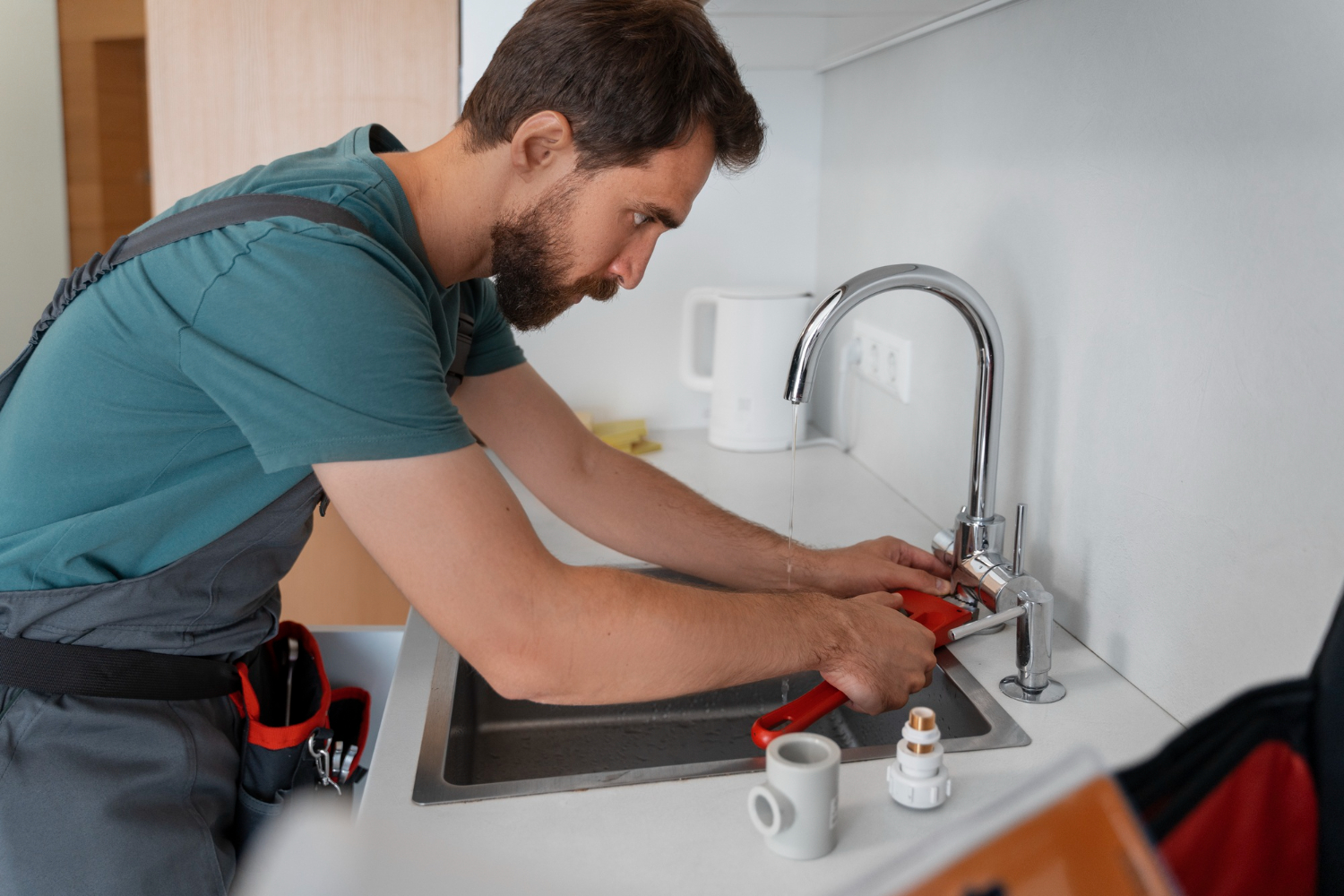 Plumbing maintenance tips: How to avoid common issues thumbnail